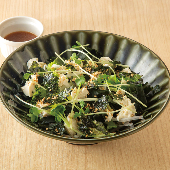 サラダをプラス！晩酌もヘルシーにたのしめます  | 全席個室 楽蔵‐RAKUZO‐ 調布南口店